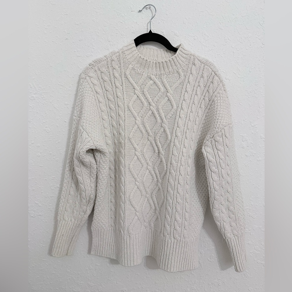 Abercrombie & Fitch Cable Knit Sweater - Cream
